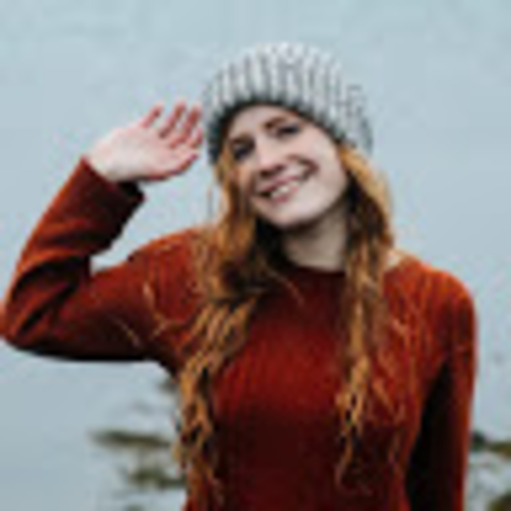 Meet your Posher, Davika